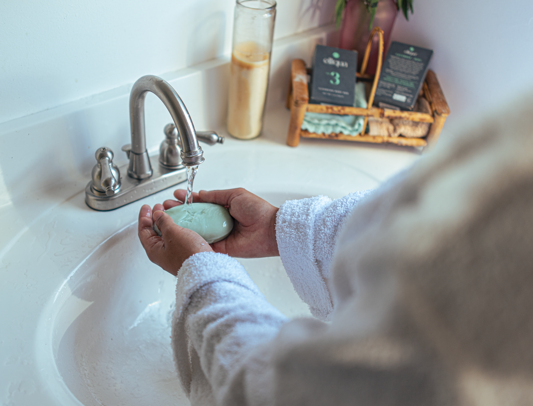 washing hands with Elliqua bar soap